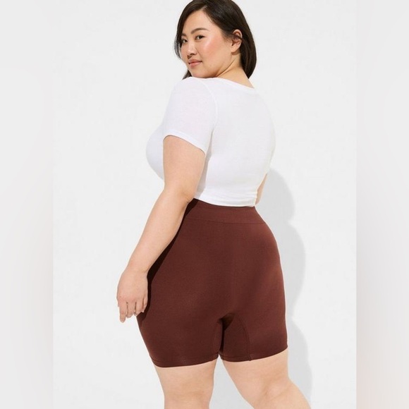 Torrid Seamless High Rise No Rub Short Panty Size 3x NWT - Picture 2 of 6